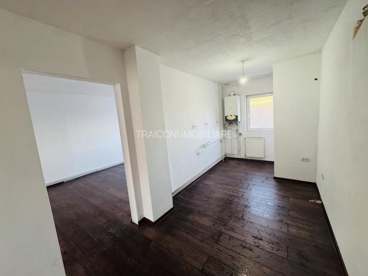 Lipovei, 3 camere renovat, decomandat, centrala termica - 11