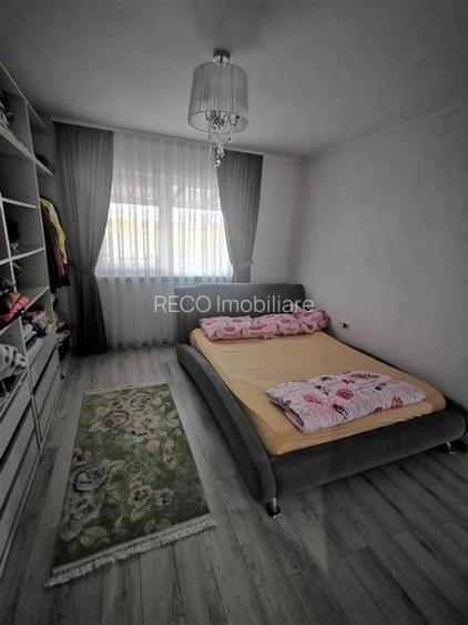 Proprietate cu 2 case in Osorhei intr-o zona cu case noi. - 11