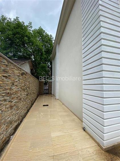 Vila - Bloc modern de 11 camere zona Centrul Civic , Onix - 41