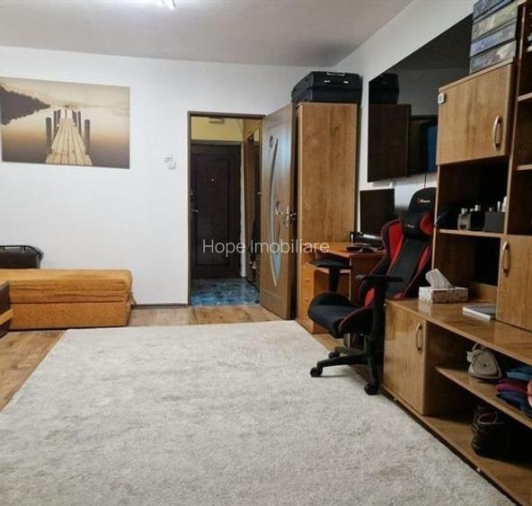 Obor- Masina de paine Garsoniera amenajta - 4