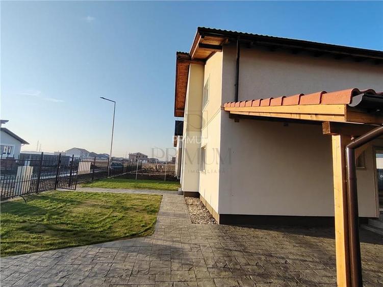 Casa individuala - spatii generoase- zona foarte buna - carport - 3