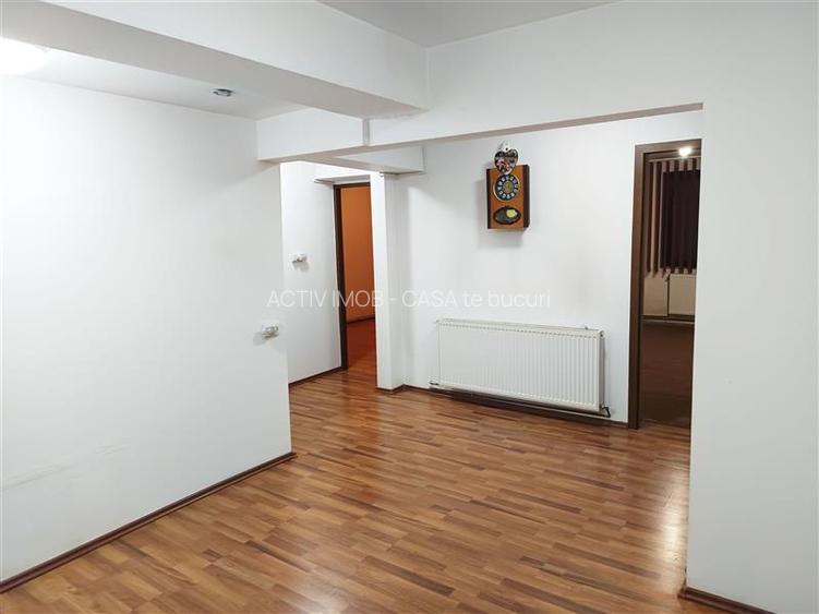 Apartament 3 camere decomandat, Bl. 23, Parter, Moldova Noua - 3