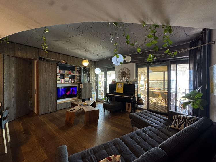 Locuinta speciala cu peluza si ponton pe lac in Mamaia - 5