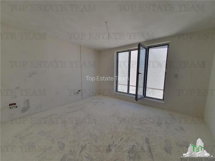 Duplex 8 camere cu doua intrari separate curte comuna Navodari - 6