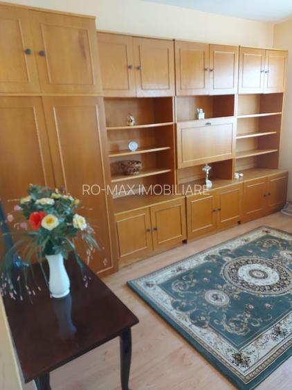 Garsonieră 27 mp cu balcon -bloc 3 etaje-mobilată utilată-bloc an 1980 - 2