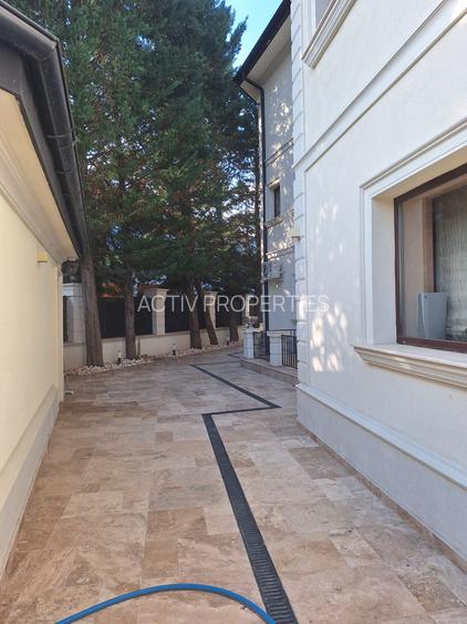 Resedinta deosebita,renovata 2023,P+2,garaj 2 loc, sauna, piscina, teren 1130 mp - 6