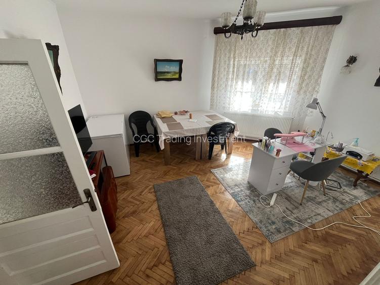 Biserica Ctin si Elena casa din caramida - 2