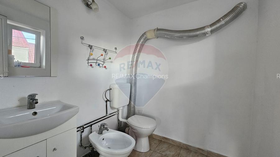 Casă cu 2 corpuri în Sânpetru | Singur în curte | 1025 mp teren - 10