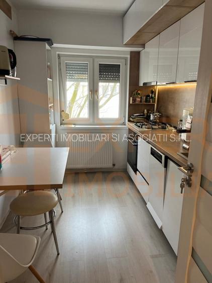 Apartament 3 camere, situat in zona Inel II - 8