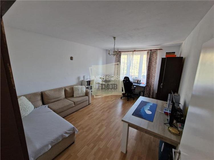 Vila pretabil investite cu suprafata utila 322 mp in zona Sub Arini - 8