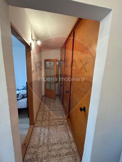 Apartament 3 camere  -1 Mai (in spate la Pelendava) - 9