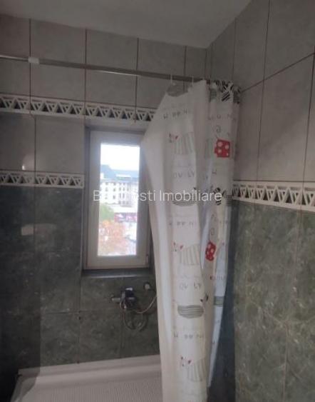 Izvor,Metrou,Parc,Bloc 1990,etajul 5/8,Decomandat,Geam baie,Stradal - 3