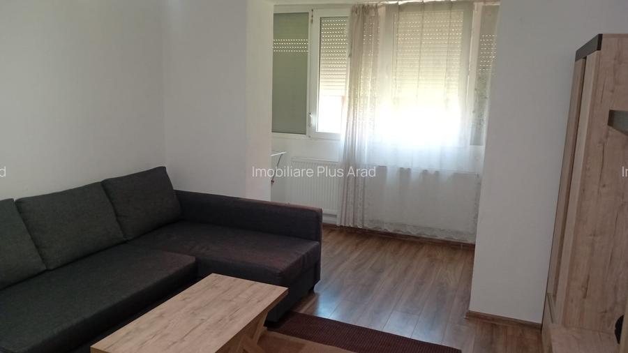 Inchiriez apartament cu 2 camere in zona centrala -langa Unicredit Bank - 5