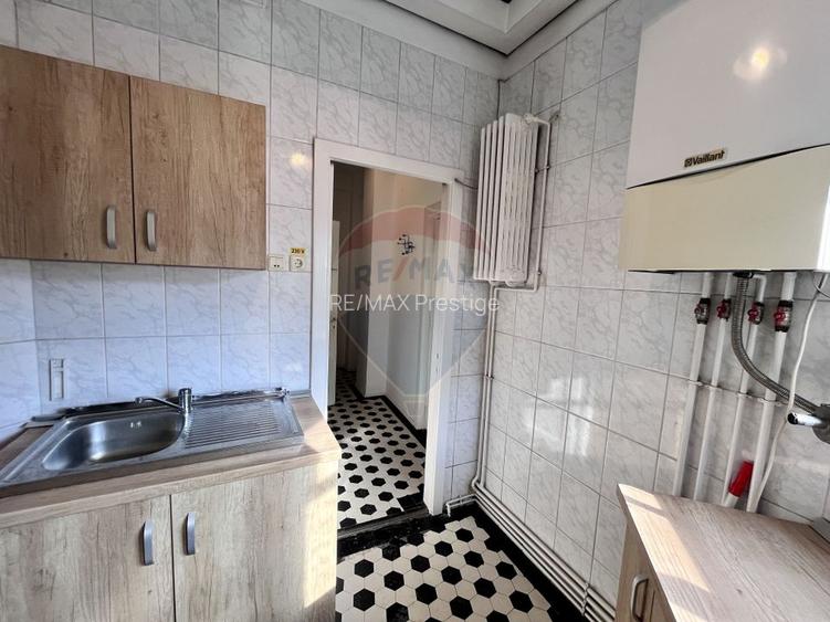 Apartament cu 4 camere nemobilat in P-ta Victoriei langa Orange - 21
