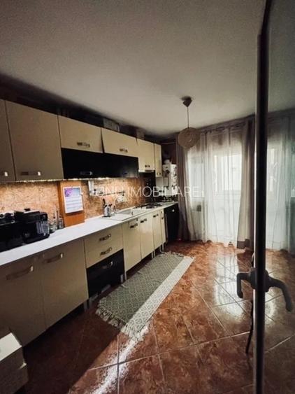 3 Camere Decomandat 80mp Etaj Intermediar Loc Parcare+Boxa zona Lunca Cetatuii - 6