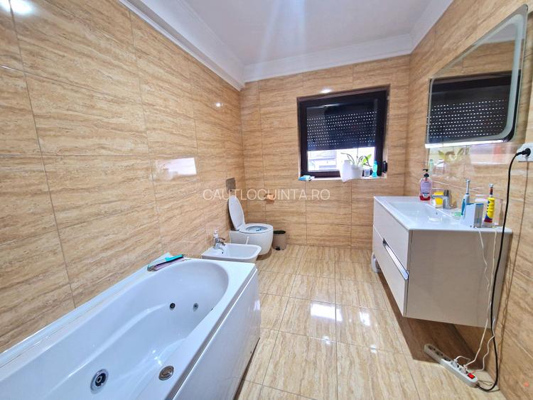 Refugiu Premium in Mogosoaia: Vila P+M, 5 dormitoare, curte 356 mp - 11