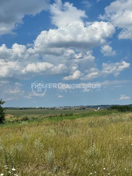 Teren extravilan cu deschidere la 2 drumuri - Miroslava 4500mp - 2