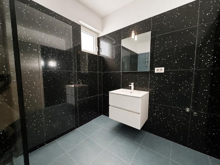 Apartament langa plaja cu vedere la mare | parter inalt cu balcon