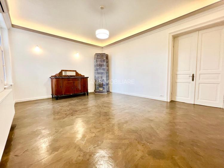 SPATIU DEOSEBIT VILA / PARTIAL MOBILAT SI UTILAT  - 22