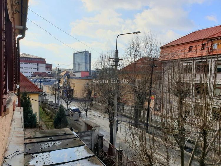 Apartament 4 camere 110 mp utili cu teren aferent si 2 bai Central - 9