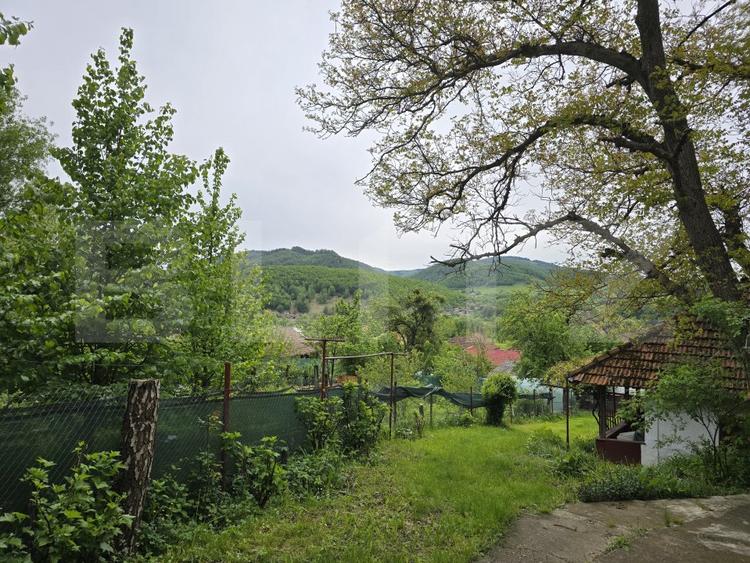 Casa renovabila din lemn, teren 830 mp