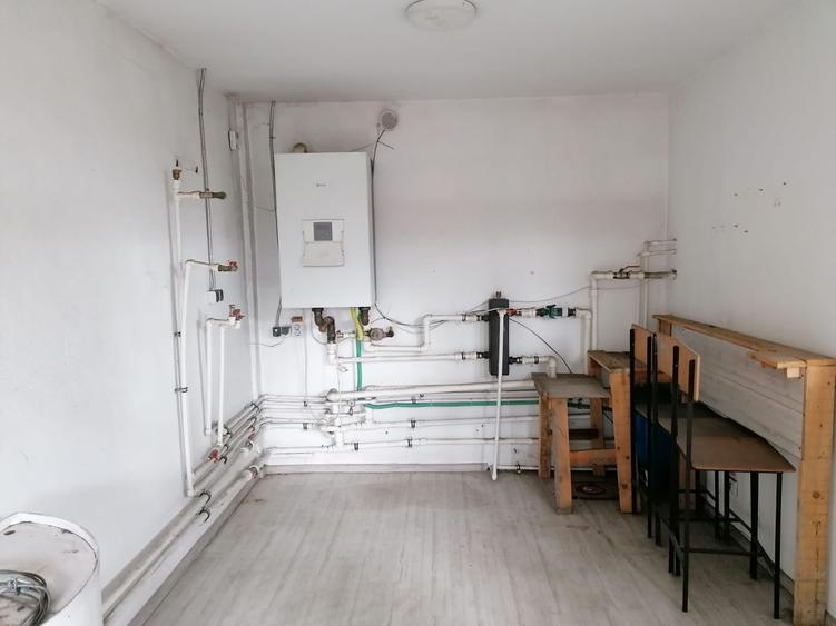 Spatiu hala si birouri zona Stupini