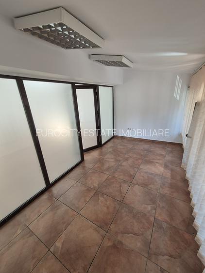 B-dul Gloriei, imobil P+1, pentru birouri, comercial - 15