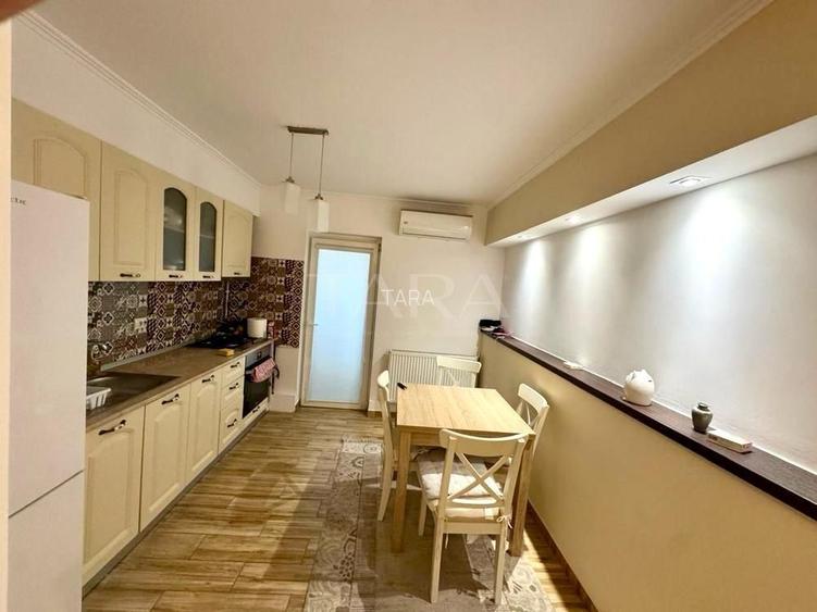 | 2 camere | decomandat | ZONA BIG | - 2