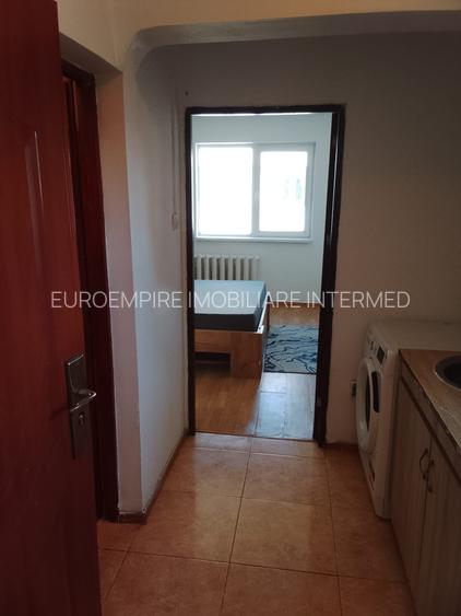 Garsoniera de inchiriat, zona CET - 4