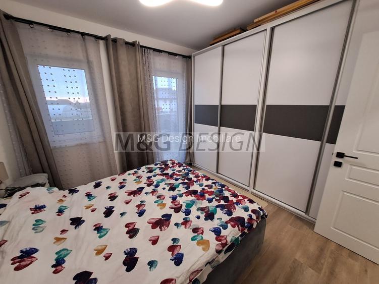 3 camere  bloc nou, 80 mp utili , balcon de 20 m - 25