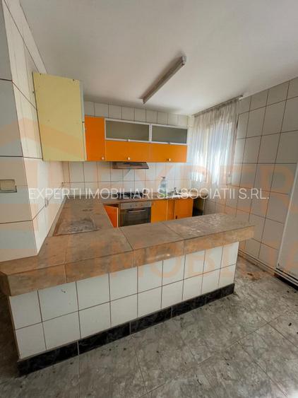 Hala situata in Ovidiu - 17