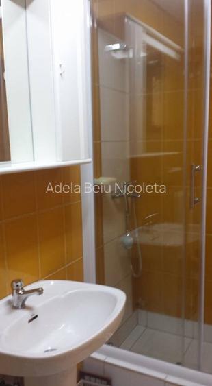 &Icirc;nchiriere apartament 4 camere - 8