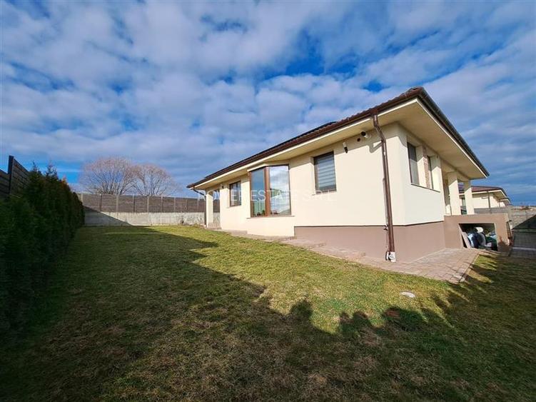 Casa individuala, 120 mp utili + 500 mp teren, situata in Corusu! - 2