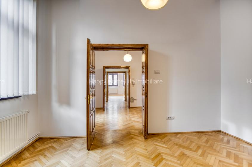 Universitate bld Carol Parcu Izvorul Rece Casa 11 camere, 2 locuri de parcare - 14