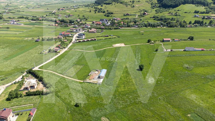 Teren cu peisaj spectaculos in Gura Raului – munte, aer curat, libertate - 10