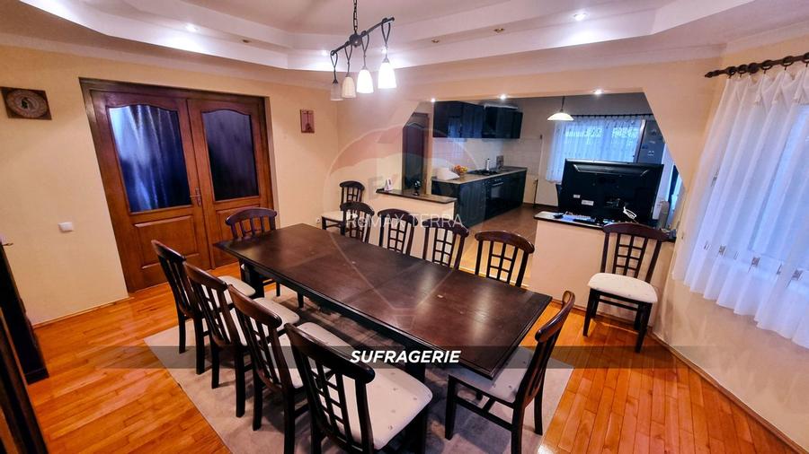 Casă / Vilă de lux cu 2 garaje, 10 camere de vânzare în BAIA MARE - 8