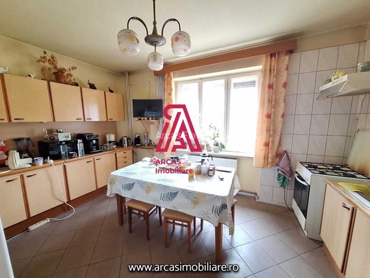 Casa de vanzare 7 camere, teren 1000 mp Sub Arini! - 4