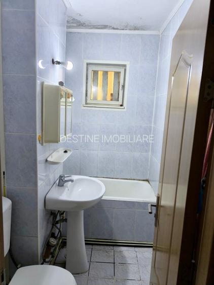 Apartament 2 camere bloc caramida etaj 1 - 7