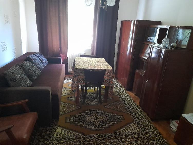 Vand 3 camere decomandate central