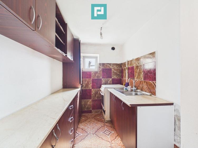 2 case separate + curte 1400 mp – Zona Dâmbovița