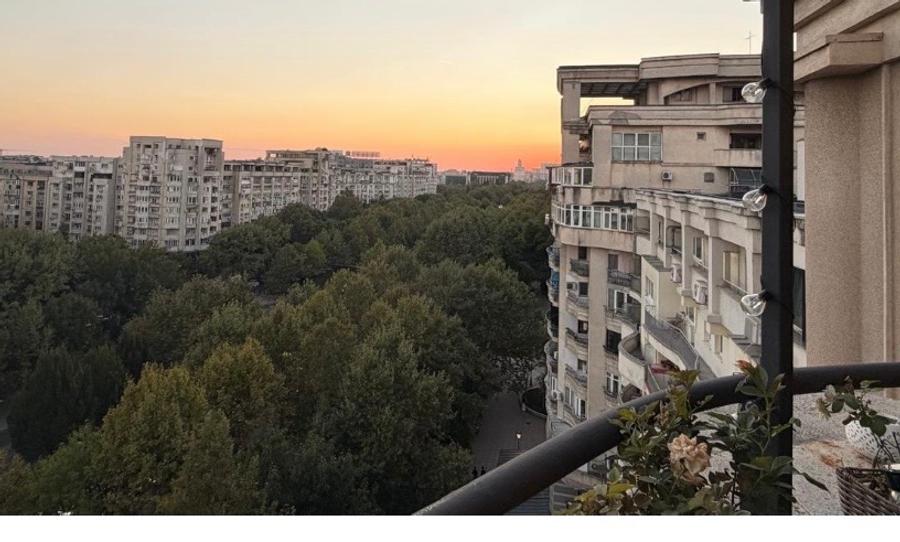 UNIRII,monolit,locatie exceptionala,vedere minunata asupra BULEVARDULUI,terasa