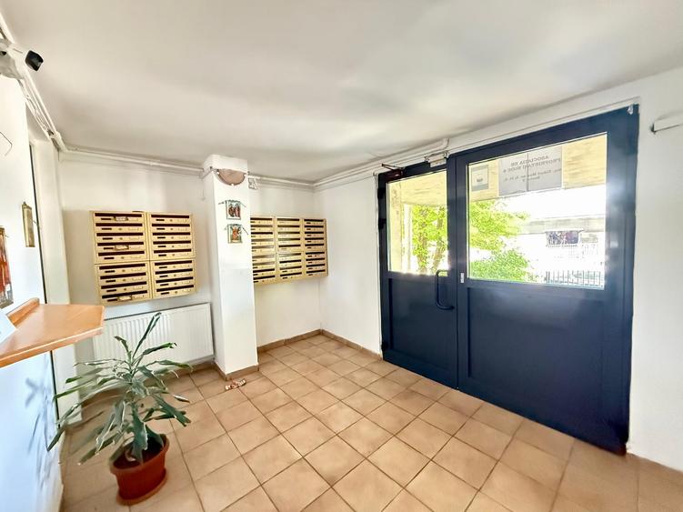 Apartament 3 camere Obor Decomandat Complet mobilat utilat Super pozitie