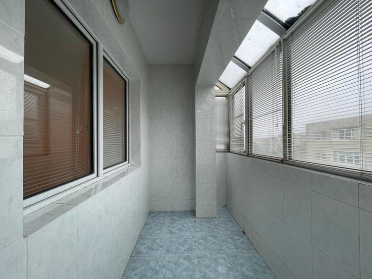 Tomis III, apartament cu 4 camere decomandate, centrala pe gaz, liber
