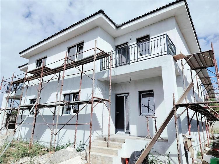 DUPLEX CU 5 CAMERE - BUCATARIE INCHISA - PERSONALIZARE INTERIOARA