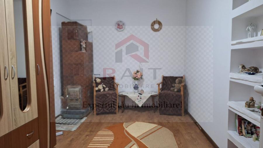 Casă tip triplex 2 camere de vânzare Curtea de Argeș Central / Spațiu Birouri