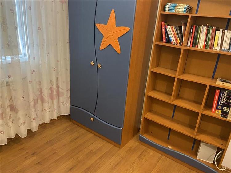 Apartament 4 camere Focsani , zona b- dul Independentei , suprafata generoasa 85