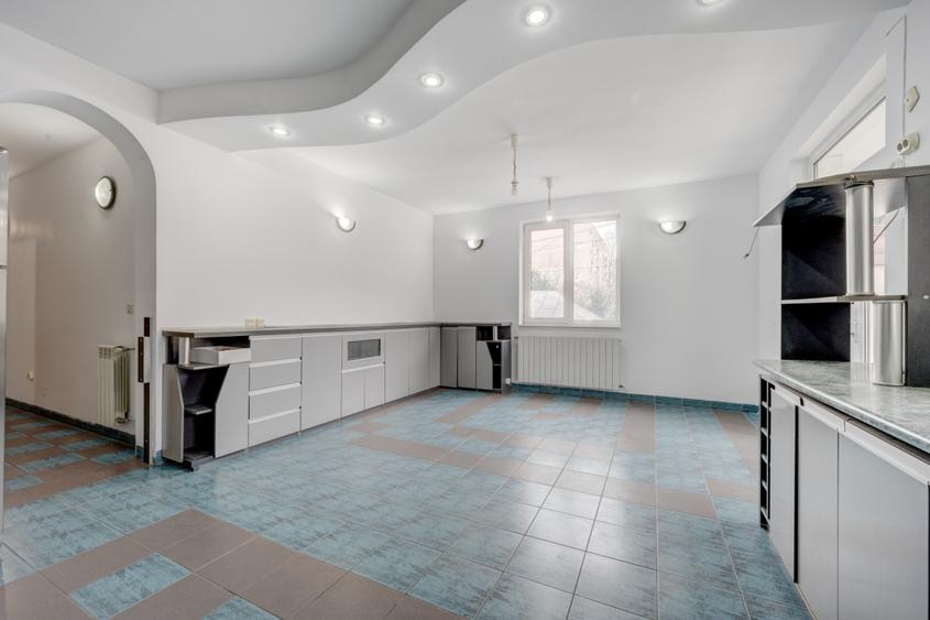 UVERTURII - CETATEA DE BALTA, VILA 436 MP UTILI, LOT 300 MP!