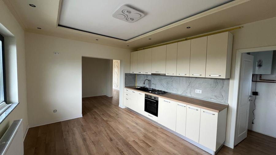 Casă nouă 5 camere 146 mp, teren generos de 1.000 mp, zonă liniștită