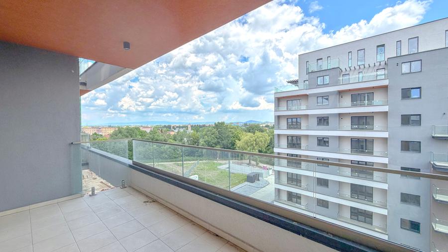 Garsonieră modernă de închiriat | Priveliște către Tâmpa | Etaj 7 | NEMOBILATĂ