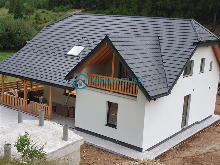 Royal Imobiliare - Vanzare vila/pensiune in zona Harghita
